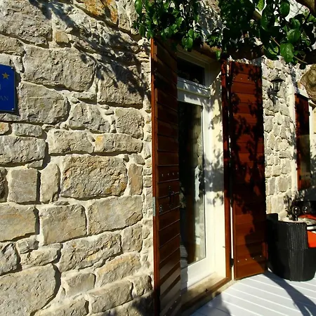 Old House Apartment Sveti Filip i Jakov Exterior photo